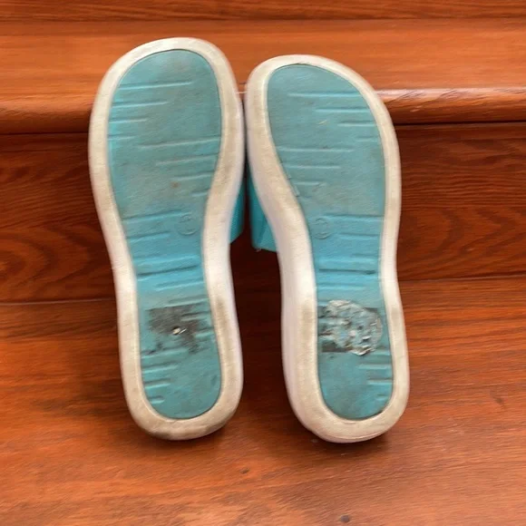 Champion Slide Sandals - Picture 9 of 16